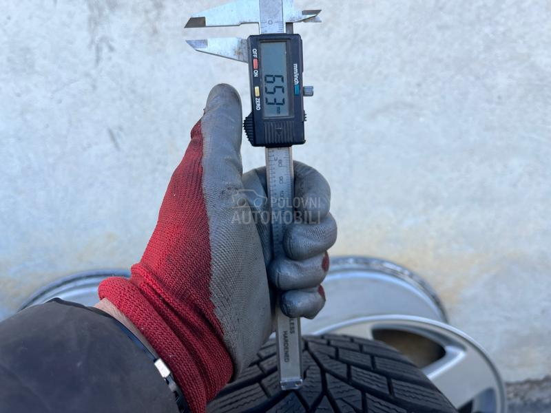 Continental 185/60 R15 Zimska