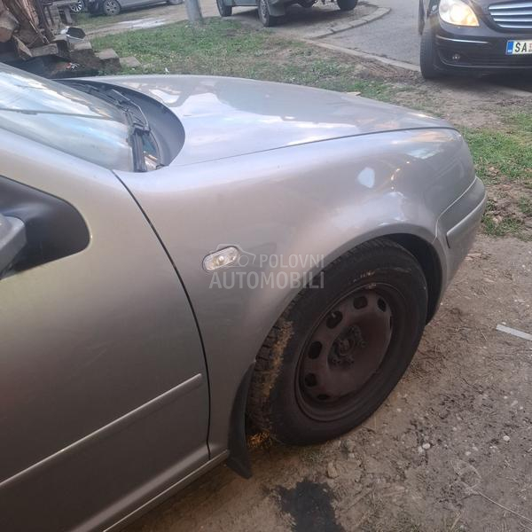 Volkswagen Golf 4 -  kompletan auto u delovima