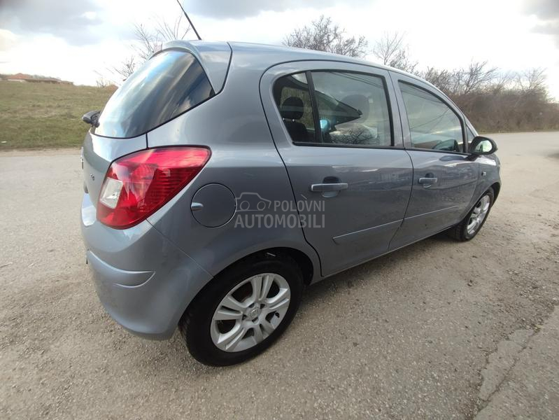 Opel Corsa D CH / RAM ZA BICIKLE