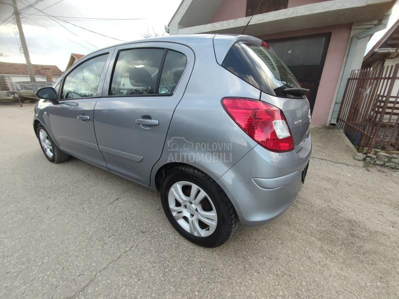 Opel Corsa D CH / RAM ZA BICIKLE