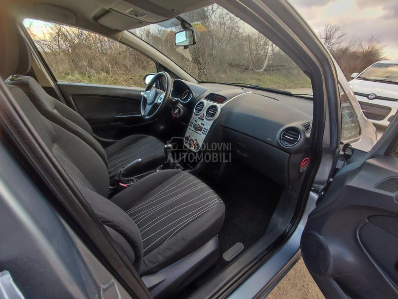 Opel Corsa D CH / RAM ZA BICIKLE