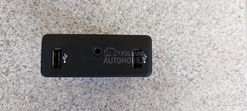 USB konektor za  Megan 4