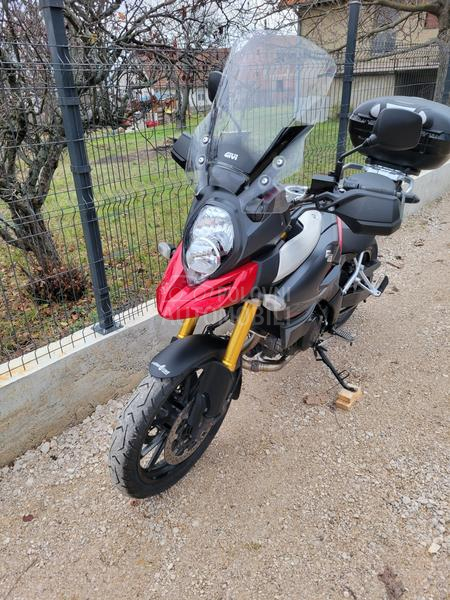 Suzuki v strom 1000 CH