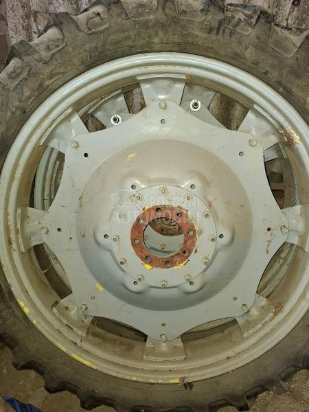 Massey Ferguson R32 r48