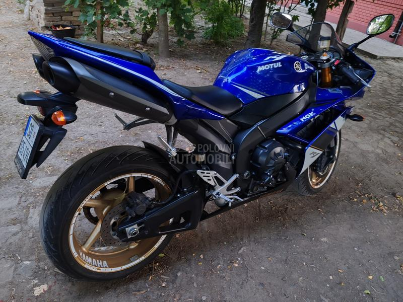 Yamaha R1