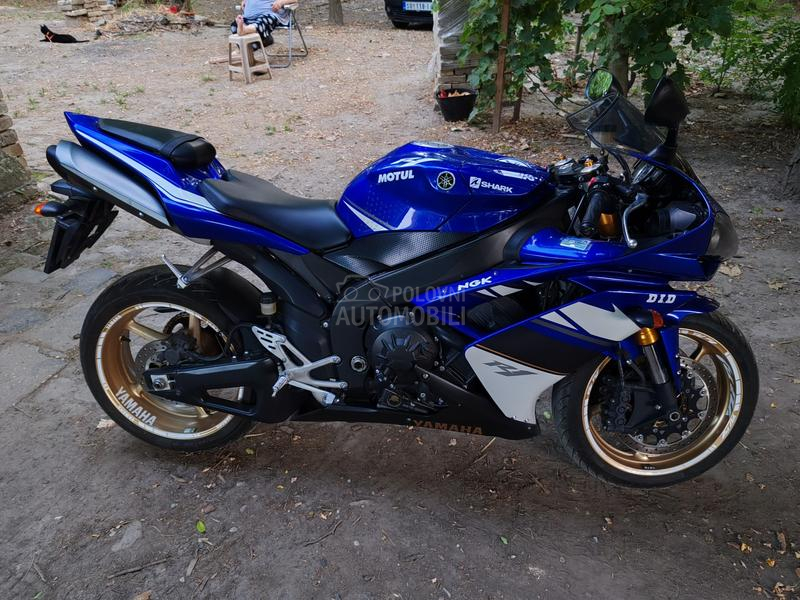 Yamaha R1