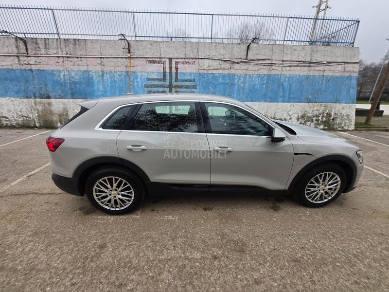 Audi e-tron 