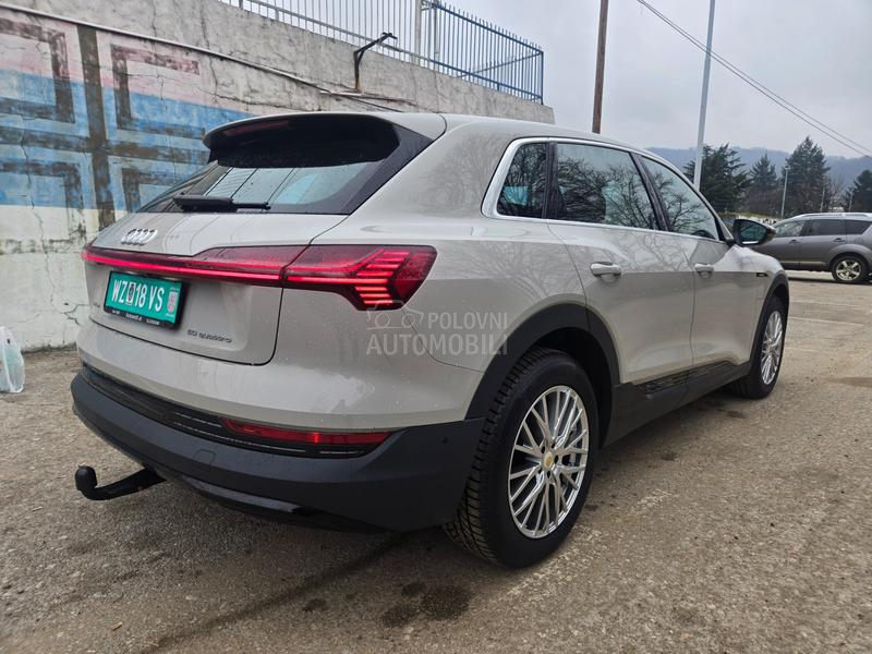 Audi e-tron 