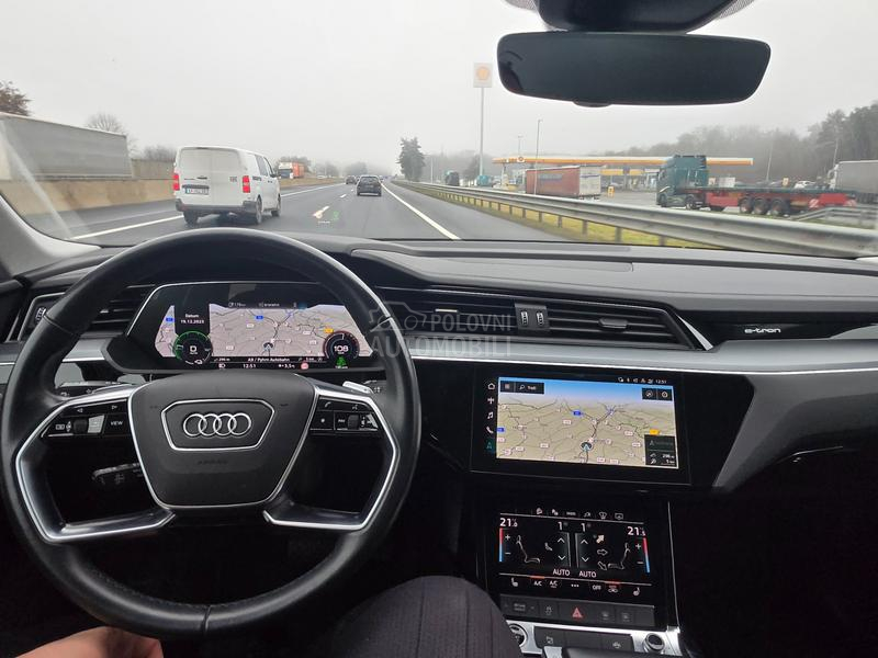 Audi e-tron 