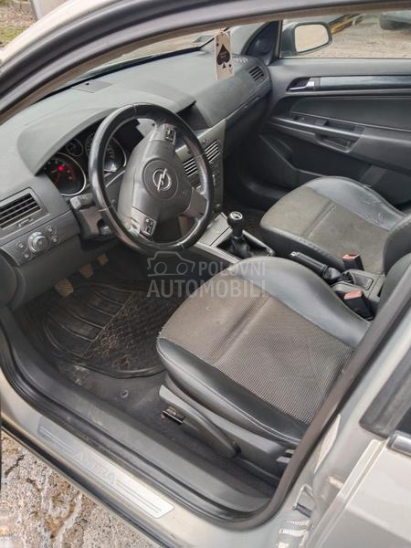 Opel Astra H 