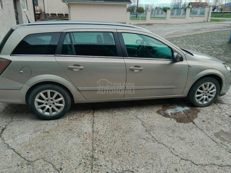 Opel Astra H 