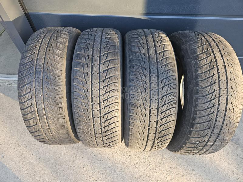 Nokian 245/65 R17 Zimska