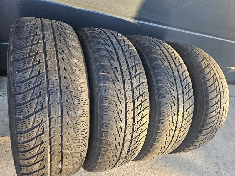 Nokian 245/65 R17 Zimska