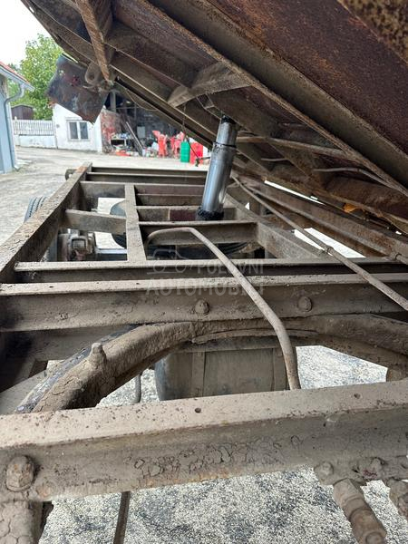 Universal 4 t kiperka