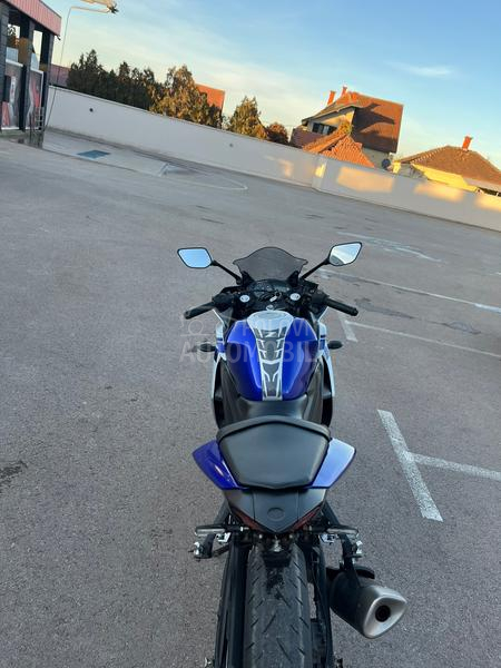Yamaha R3