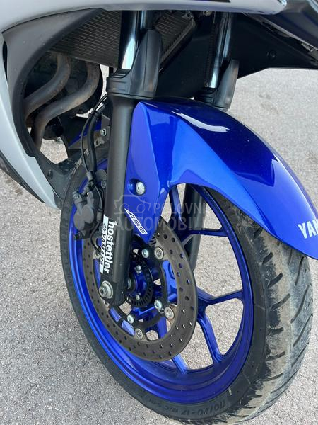 Yamaha R3