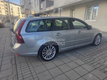 Volvo V50 