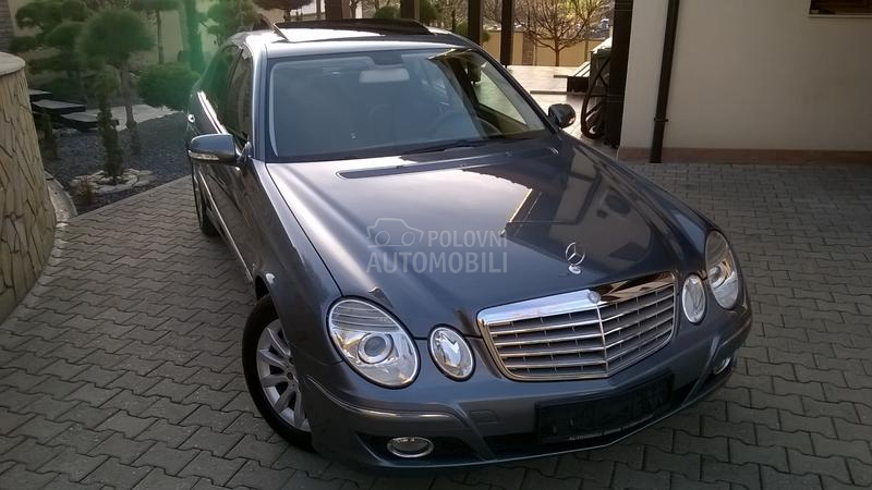 Mercedes Benz E 220 ELEGANCE  SIBER NL.