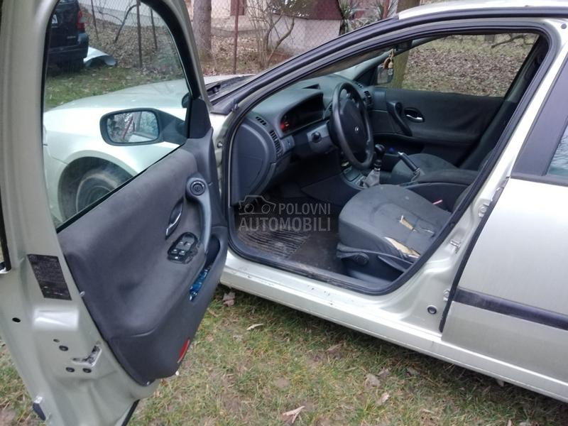 Renault Laguna 