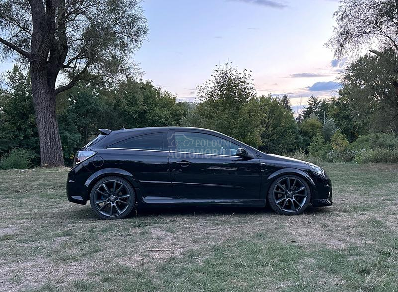 Opel Astra H OPC