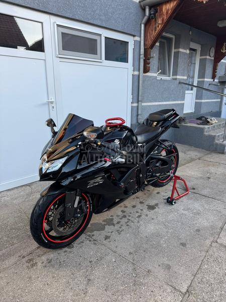 Suzuki GSXR 750 K8