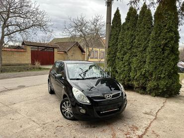 Hyundai i20 1.3 Ful Stanje