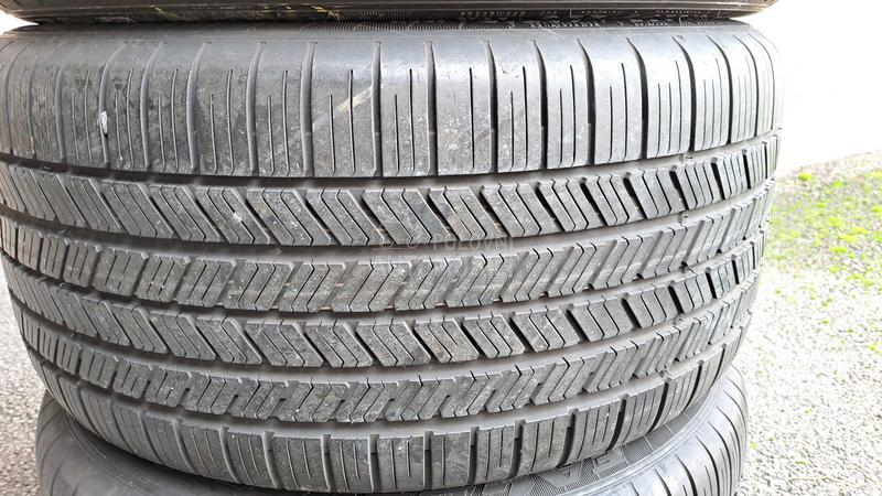 Goodyear 285/40 R19 Zimska