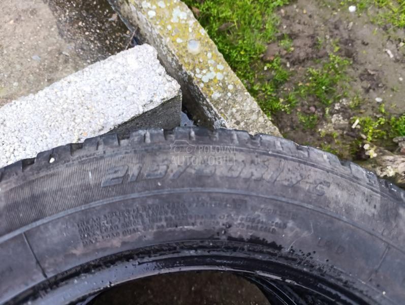 Continental 215/60 R17 Zimska