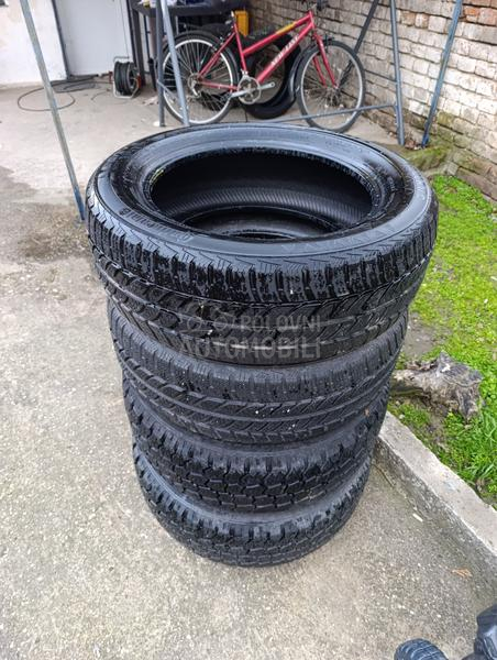 Continental 215/60 R17 Zimska