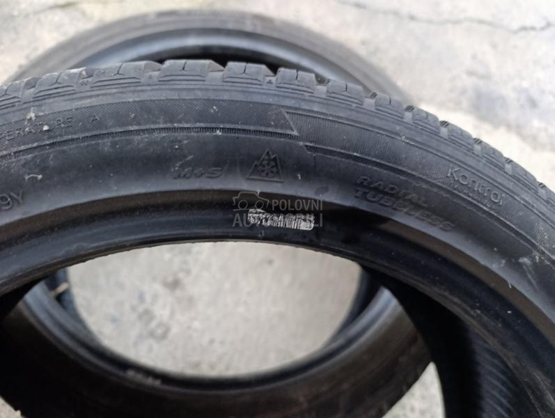Hankook 215/45 R18 Zimska