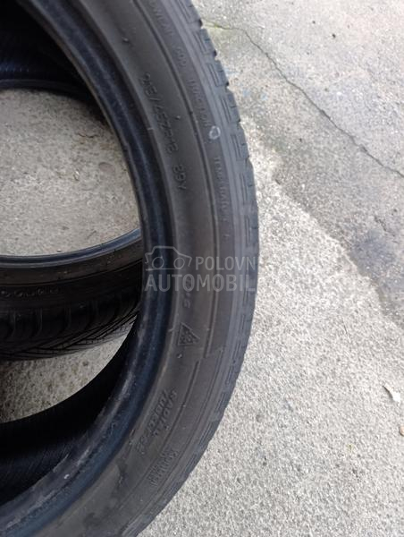 Hankook 215/45 R18 Zimska