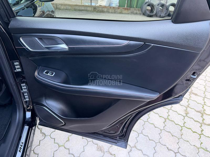 MG EHS 1.5T PHEV Luxury