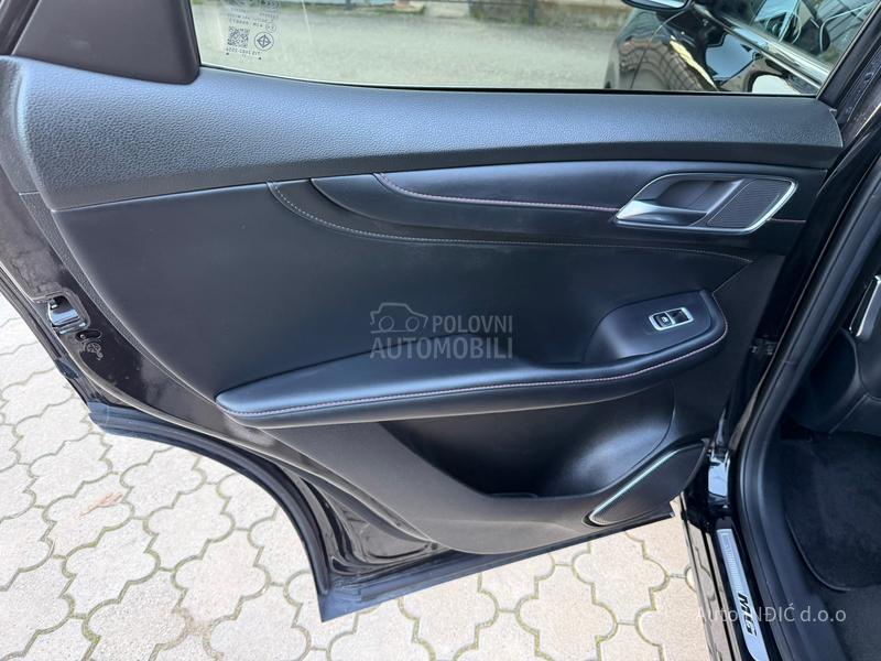 MG EHS 1.5T PHEV Luxury