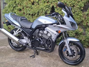 Yamaha FZS 600 FAZER CH