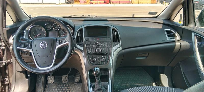 Opel Astra J 1.4 lpg