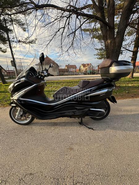 Piaggio X10