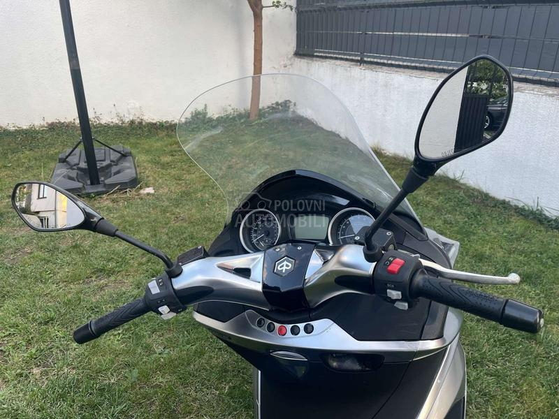 Piaggio X10