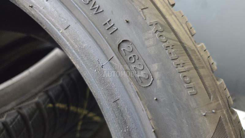 Hankook 235/45 R18 Zimska