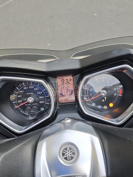 Yamaha xmax 400, TechMax