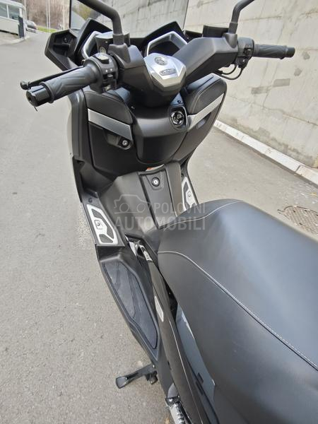 Yamaha xmax 400, TechMax