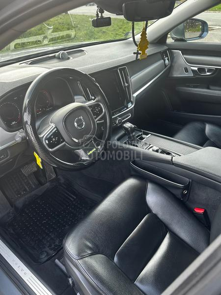 Volvo S90 D4