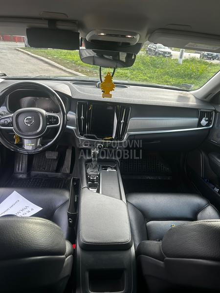 Volvo S90 D4