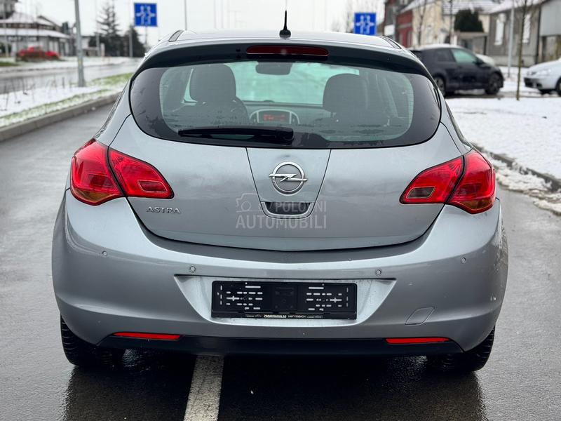 Opel Astra J 1.6