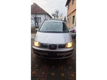 Seat Alhambra mini van