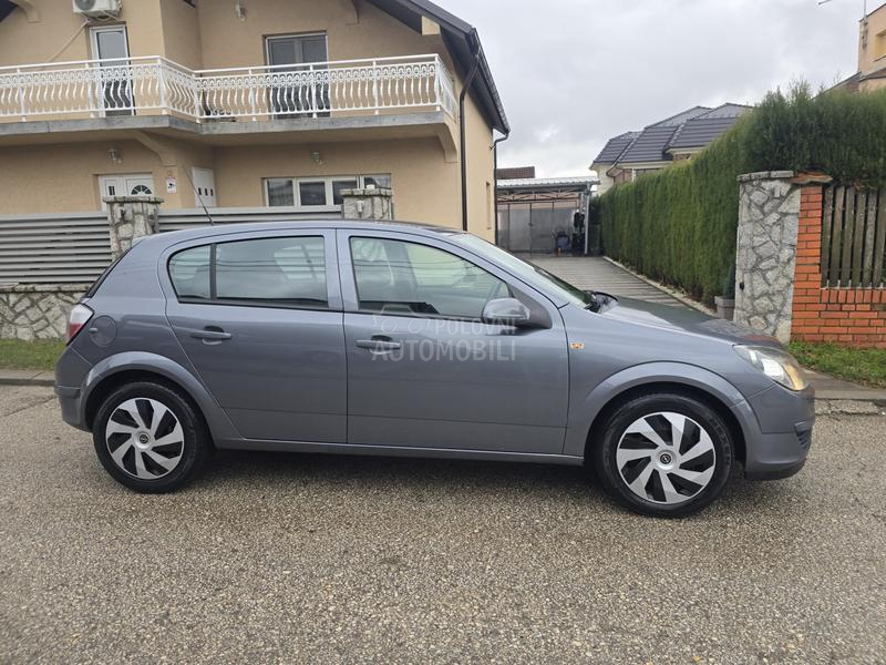 Opel Astra H 1.6 b