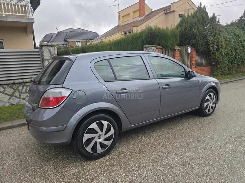 Opel Astra H 1.6 b