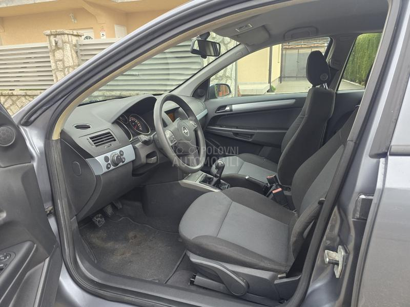 Opel Astra H 1.6 b