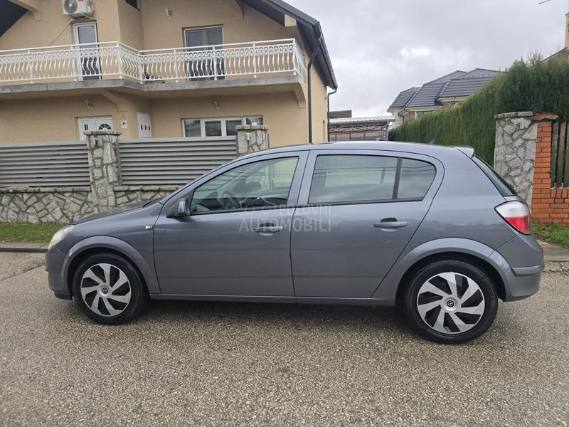Opel Astra H 1.6 b