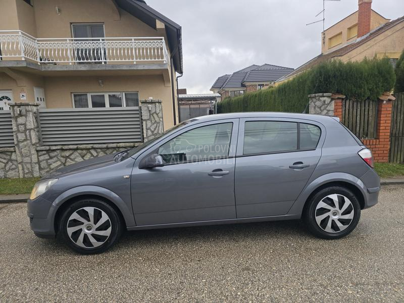 Opel Astra H 1.6 b