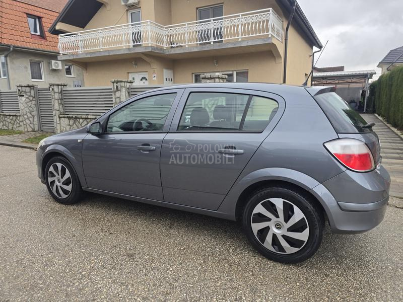 Opel Astra H 1.6 b